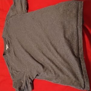 Gray tee shirt